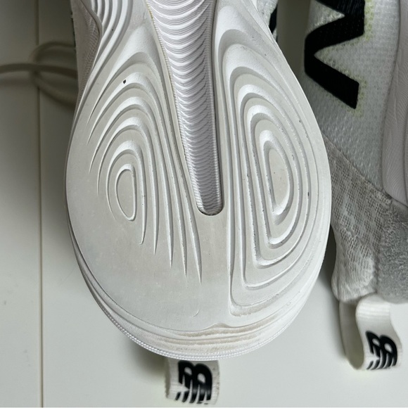 New Balance FuelCell VB-01 Women’s Volleyball Shoes - White/Black-size 7.5 - Picture 6 of 10